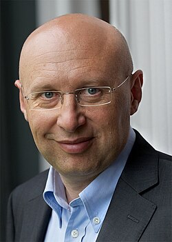Stefan Hell, Porträt