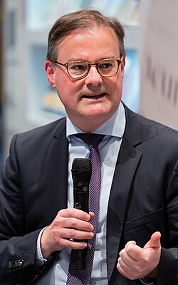 Jörn Leonhard, Porträt