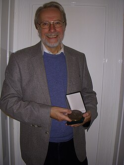 Dieter G. Weiss, Porträt