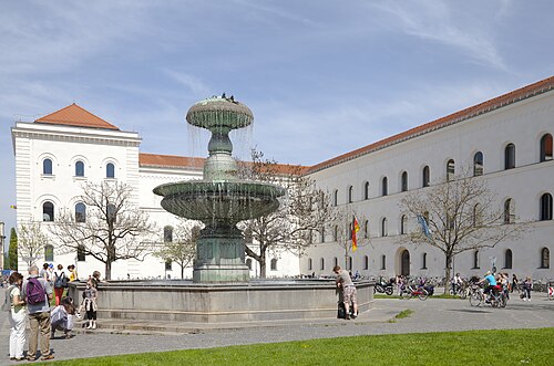 Ludwig-Maximilians-Universität München, München